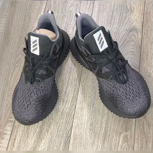 Offers?? Adidas Alphabounce Men’s converted to Wom